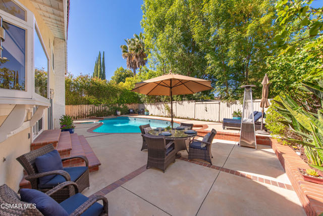 1666 Berwick Place, Westlake Village CA: https://media.crmls.org/mediaz/18fb67a8-9b56-4bc3-afca-5859ac36aae8.jpg
