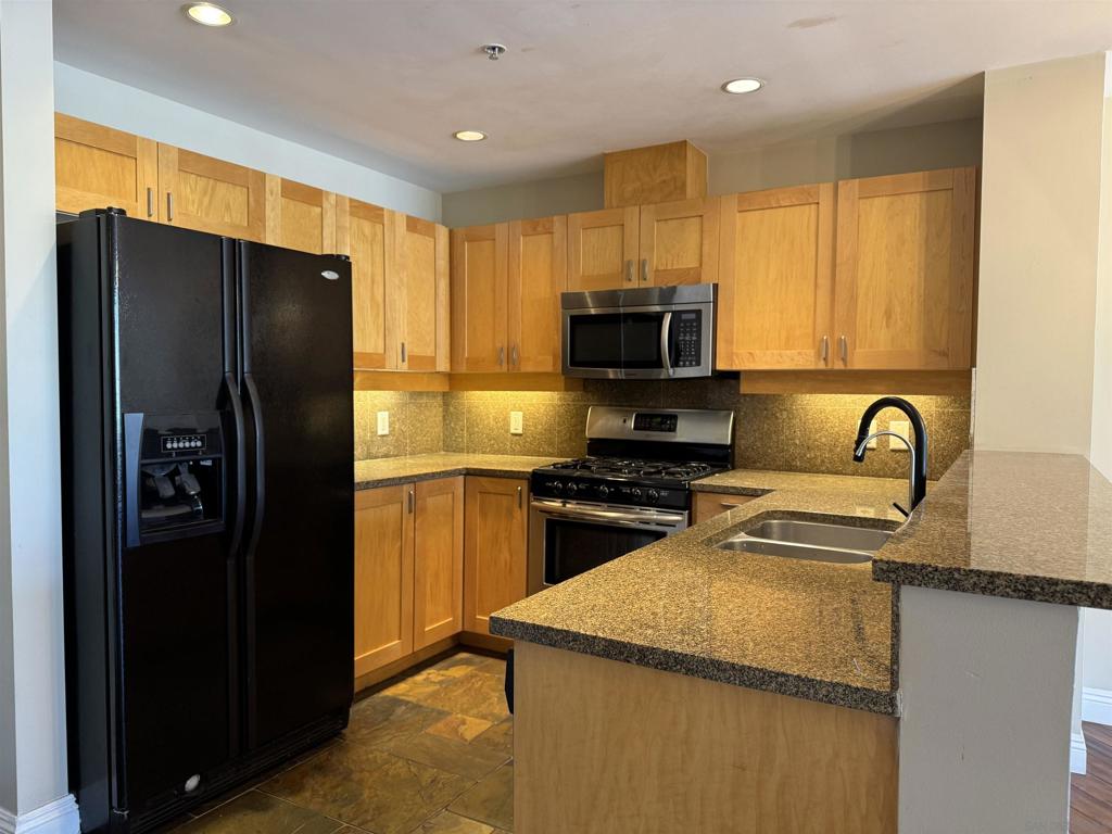 MLS #250035694SD img 1