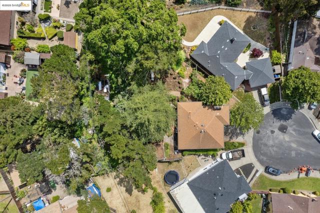 2821 Erin CT, Richmond CA: https://media.crmls.org/mediaz/18fc8eeb-2bc3-4292-891b-8d7ec84dd293.jpg