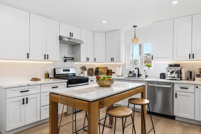 Detail Gallery Image 6 of 41 For 704 Aster St, Escondido,  CA 92027 - 4 Beds | 2 Baths