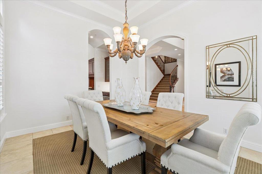 https://media.crmls.org/mediaz/18fd0ef1-9409-4940-8039-b0fe99f9179a.jpg?preset=X-Large