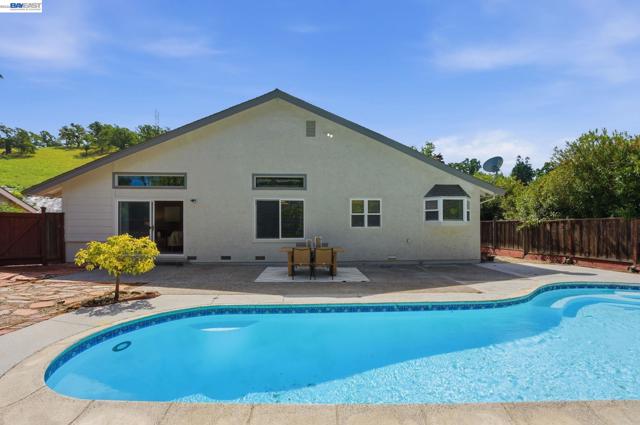 1782 Whitecliff Way, Walnut Creek CA: https://media.crmls.org/mediaz/18fd438e-a029-4b8d-9409-7a75a16f1ed6.jpg