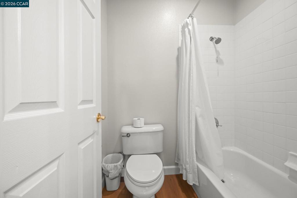 https://media.crmls.org/mediaz/18fd9997-364b-442e-9ec1-b83b4b537972.jpg?preset=X-Large