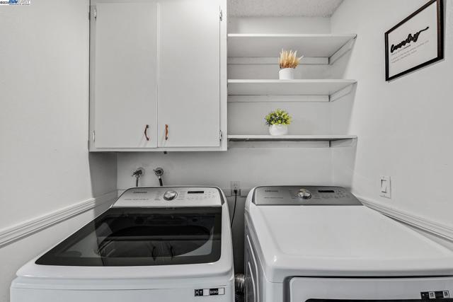106 Fieldstone Way, Vallejo CA: https://media.crmls.org/mediaz/18fe1b7f-0683-4a97-ace3-4c2554f0eb4b.jpg