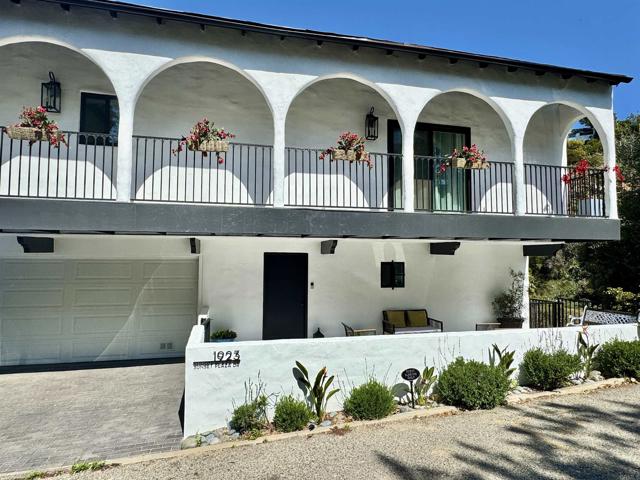 Detail Gallery Image 2 of 34 For 1923 Sunset Plaza Drive Dr, West Hollywood,  CA 90069 - 3 Beds | 3 Baths