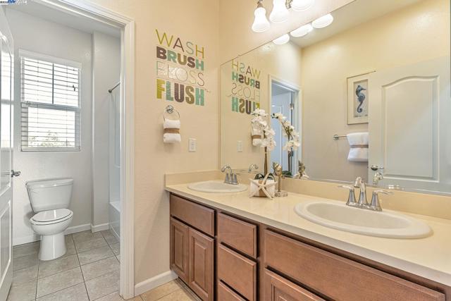5801 Flora Cmn, Livermore CA: https://media.crmls.org/mediaz/18fe674b-54c9-42b8-8d1c-512b4d0bbac2.jpg