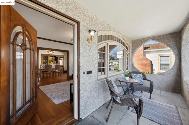 148 Estabrook, San Leandro CA: https://media.crmls.org/mediaz/18ff03dd-ec8d-4007-a493-3f6d32dba788.jpg