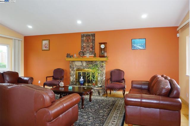 Image 10 of 43 For 236 Ottawa Way