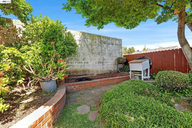 Image 30 of 47 For 15126 Andover St