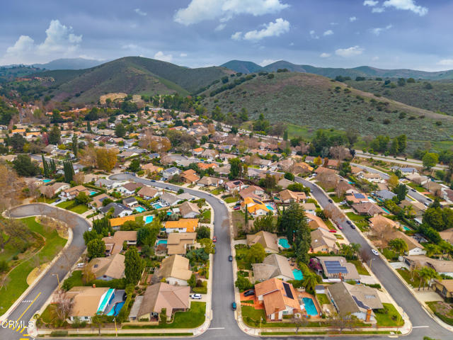 2813 E Appalachian Court, Westlake Village CA: https://media.crmls.org/mediaz/18ffd85d-9b01-4bdd-8512-bb604067b2e0.jpg