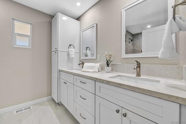 1401 El Norte Pkwy, San Marcos CA: https://media.crmls.org/mediaz/18fff7fa-c360-4740-b02a-d4441edeba51.jpg