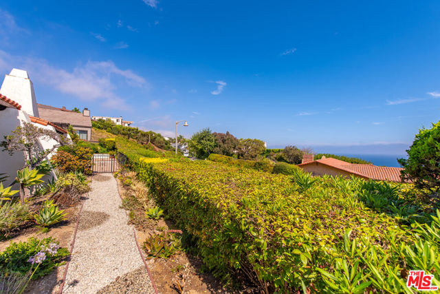 Drew Fenton | 3636 Malibu Country Drive Malibu CA | MLS: 7494351 Drew Fenton | 3636 Malibu Country Drive Malibu CA | MLS: 7494351