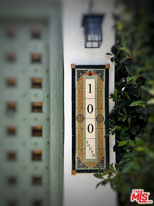 100 S La Jolla Avenue, Los Angeles CA: https://media.crmls.org/mediaz/19002d5d-5fdf-4582-b0e1-e60a8b1abbb0.jpg