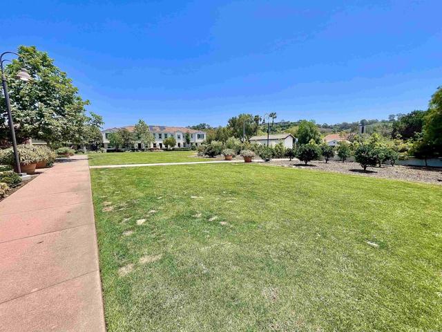 Detail Gallery Image 30 of 34 For 4203 Calle Del Vista, Oceanside,  CA 92057 - 4 Beds | 3 Baths