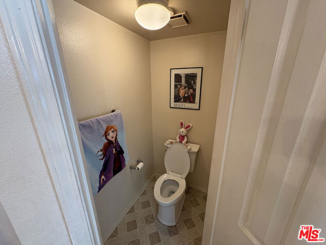 3202 Angeleno Place, Palmdale CA: https://media.crmls.org/mediaz/1901024f-78e7-4328-a895-3734be5467c0.jpg