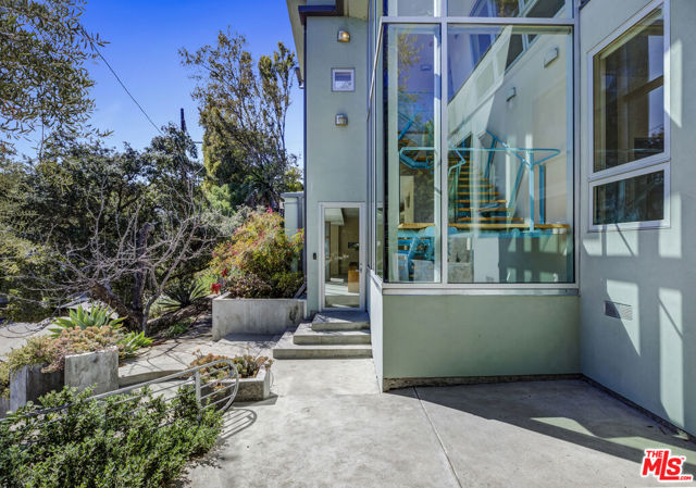1801 Baxter Street, Los Angeles CA: https://media.crmls.org/mediaz/1901785b-ea0f-4000-8dc0-a4d180d41f5e.jpg