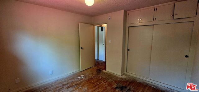1433 N Martel Avenue, Los Angeles CA: https://media.crmls.org/mediaz/19020543-619e-43e8-ab03-d891d56e726a.jpg