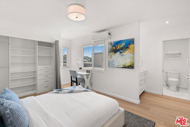 28 Village, Santa Monica CA: https://media.crmls.org/mediaz/19023162-d017-44c4-b642-ba2a1eddb7f2.jpg