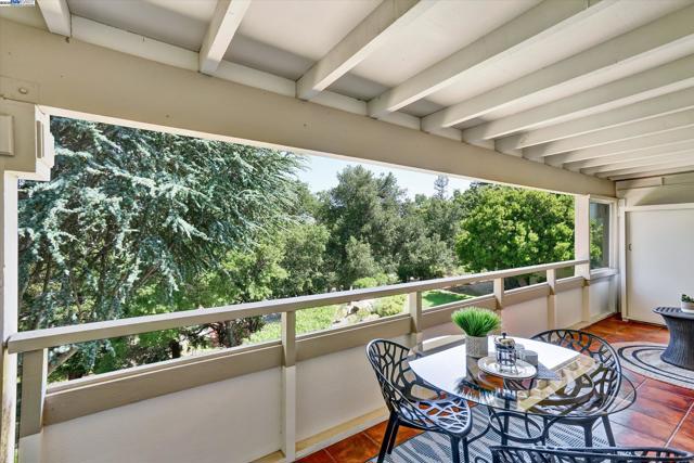 2841 Ptarmigan Dr, Walnut Creek CA: https://media.crmls.org/mediaz/190289c5-121f-4114-81df-8fddfc0b2cc3.jpg