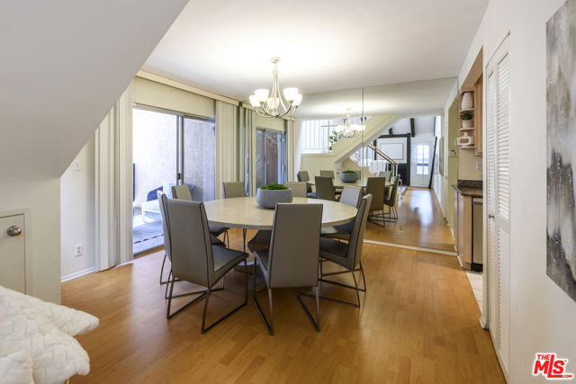 4628 Maytime Lane, Culver City CA: https://media.crmls.org/mediaz/1902b36d-f414-4978-becb-4acd1e0e9edd.jpg