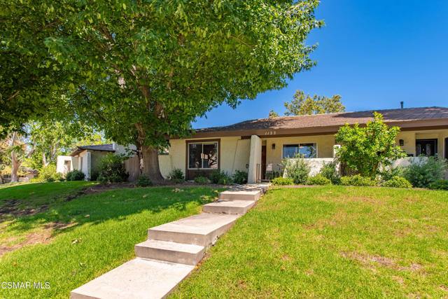 1122 Canterford Circle, Westlake Village CA: https://media.crmls.org/mediaz/19030157-0022-4474-93c7-c85688cbb22a.jpg