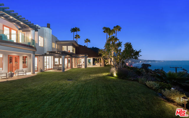 26720 Via Linda Street, Malibu CA: https://media.crmls.org/mediaz/190432ab-ee5e-4632-ab26-0edb57164c24.jpg
