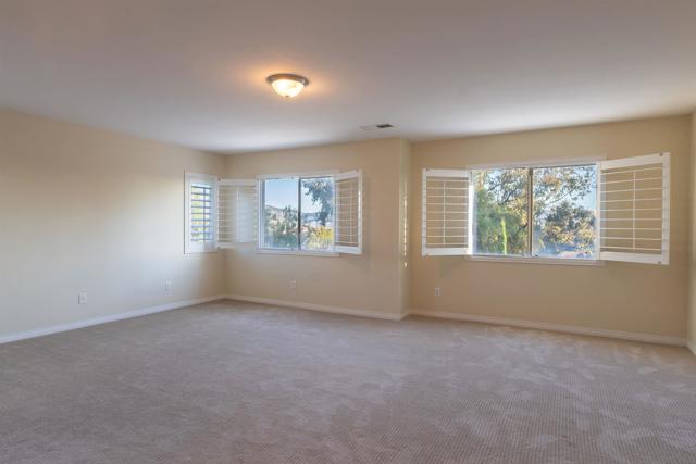 551 Dundee Ln, San Marcos CA: https://media.crmls.org/mediaz/19044e2f-8d2d-4974-8bb8-83564917ab64.jpg