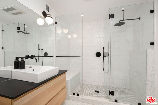 1741 Golf Club Drive, Glendale CA: https://media.crmls.org/mediaz/19049908-e558-4485-bfc7-77fd22ef2254.jpg