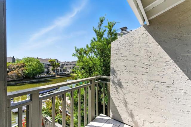588 Marlin Court, Redwood City CA: https://media.crmls.org/mediaz/19054ad8-9337-4e88-a8d9-8c75491bf38a.jpg