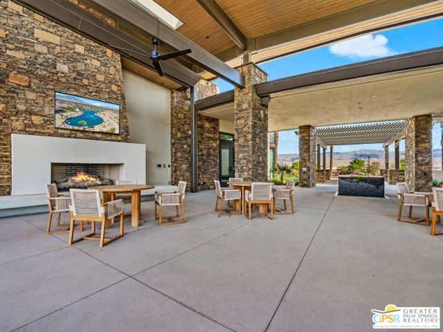61 Zinfandel, Rancho Mirage CA: https://media.crmls.org/mediaz/1905cb62-92fe-4bbc-9745-422317d3df5e.jpg