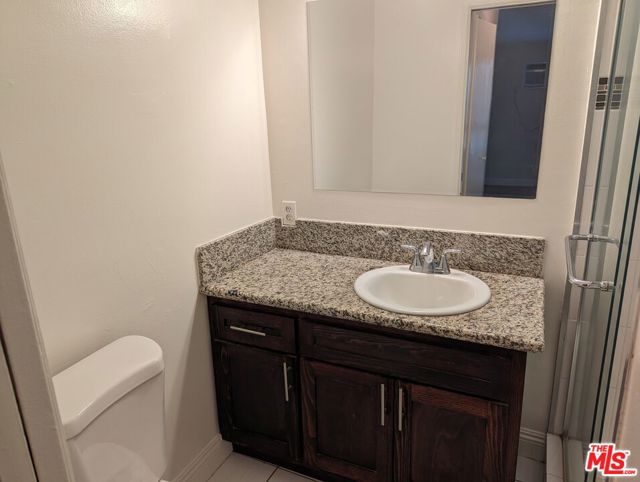 633 N Sweetzer Avenue, West Hollywood CA: https://media.crmls.org/mediaz/1905f3a7-05e9-45dc-b61b-2e4e5fffab21.jpg