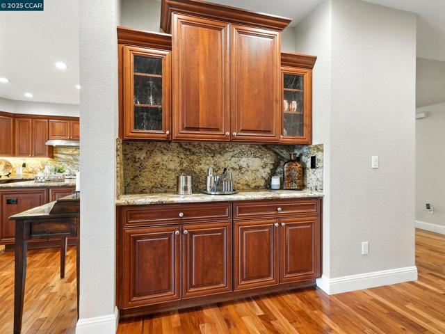 3052 Miwok Way, Clayton CA: https://media.crmls.org/mediaz/19061880-fd62-4f19-883b-984a7507fd07.jpg