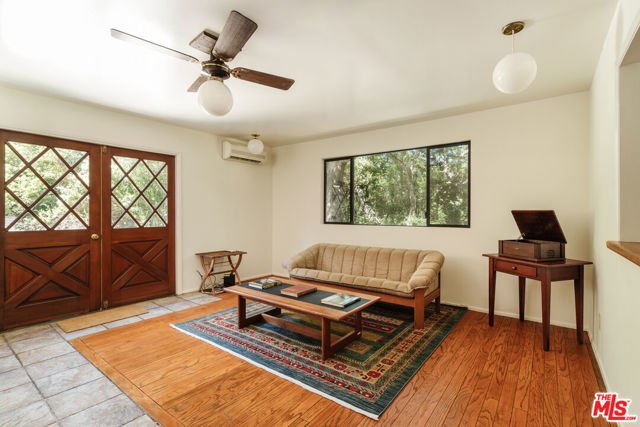1289 Old Topanga Canyon Road, Topanga CA: https://media.crmls.org/mediaz/1906b28f-63d8-476a-af36-190624c6f100.jpg