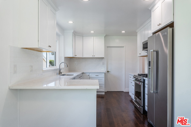 5412 S HOLT Avenue, Los Angeles CA: https://media.crmls.org/mediaz/1907239f-03f1-4422-ab89-460455c14d76.jpg