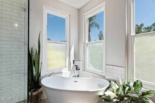 4126 Sterlingview Drive, Moorpark CA: https://media.crmls.org/mediaz/190746b9-fd9c-4ca5-ac7d-d5b517e1843b.jpg