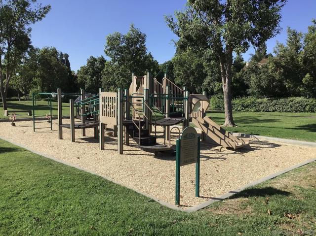 11781 Caminito De Las Missiones, San Diego CA: https://media.crmls.org/mediaz/19078643-d300-4317-92a8-7f64b25c08d9.jpg