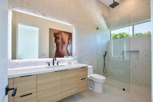 1 Makena Lane, Rancho Mirage CA: https://media.crmls.org/mediaz/1907961e-b8b1-43ee-8be0-c63d048da74f.jpg