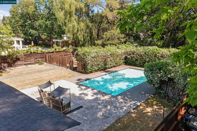 51 Bolla Ave, Alamo CA: https://media.crmls.org/mediaz/1907a068-216f-4f5a-b1c9-4dfed29ab71b.jpg