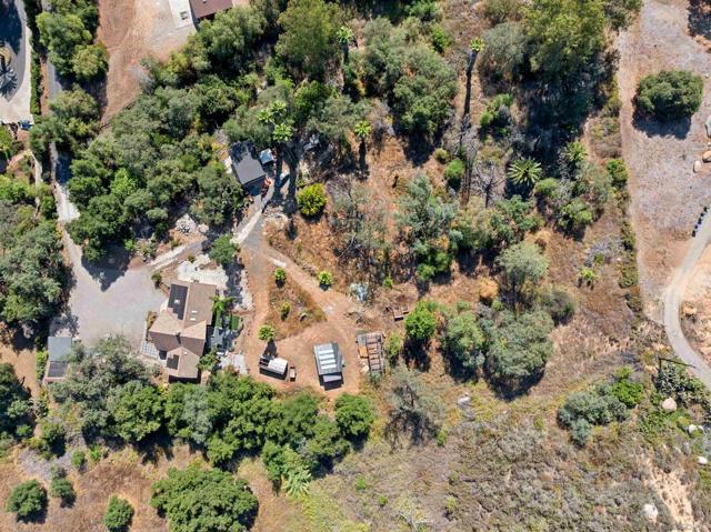 1722 Tierra Libertia Rd, Escondido CA: https://media.crmls.org/mediaz/1907c260-71bd-4e4c-956e-c66937fa0546.jpg