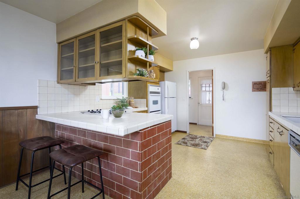 MLS #250036478SD img 16