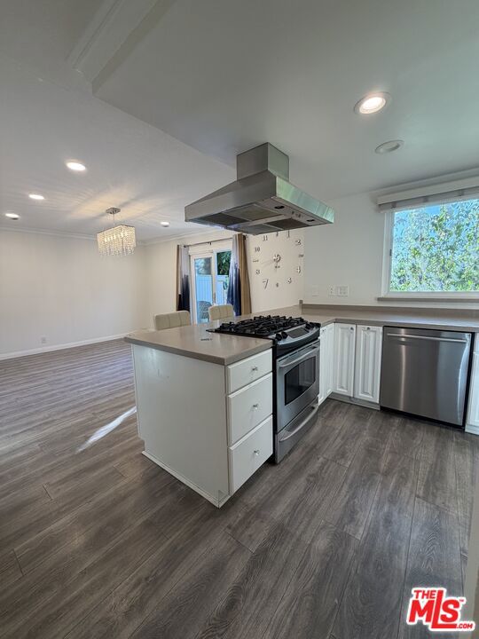 8020 Cora Street photo 32