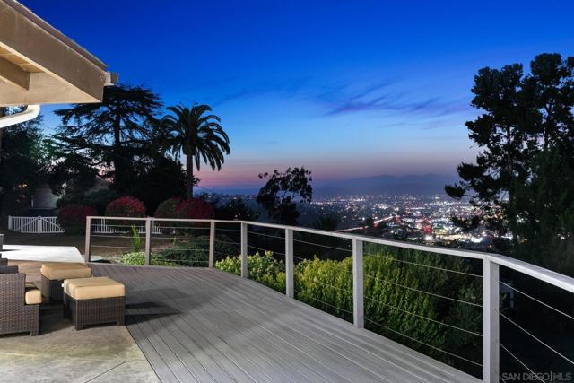 5030 Helix Ter, La Mesa CA: https://media.crmls.org/mediaz/19091c54-55f2-4d46-85c1-0676dba7900e.jpg