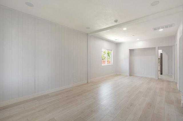 1081 65th Street, Emeryville CA: https://media.crmls.org/mediaz/1909dc8a-ade7-42c9-980b-97b615617e46.jpg