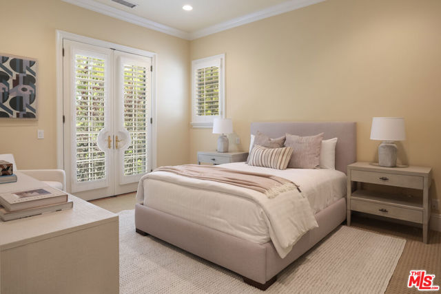 1154 Summit Drive, Beverly Hills CA: https://media.crmls.org/mediaz/1909fa01-719c-474a-8e1a-dc8e4dd71915.jpg