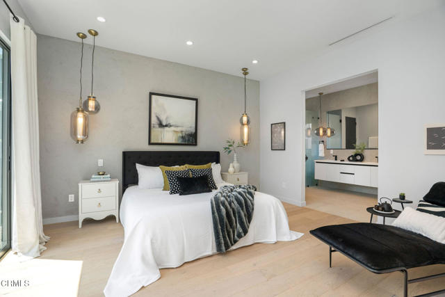 5622 Natick Avenue, Sherman Oaks CA: https://media.crmls.org/mediaz/190a6407-0908-427a-a536-25a1a0f93661.jpg