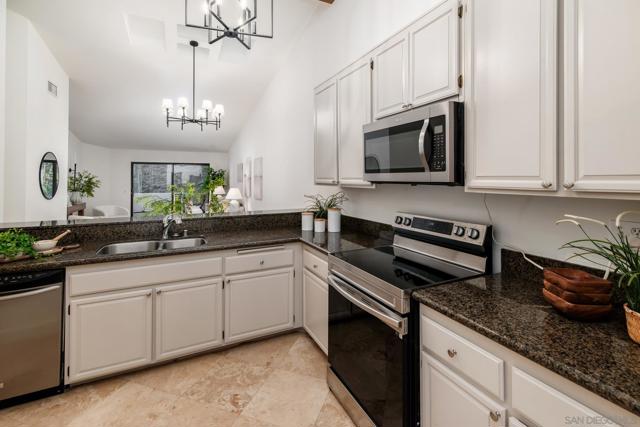 Image 17 of 51 For 17922 Avenida Cordillera  258