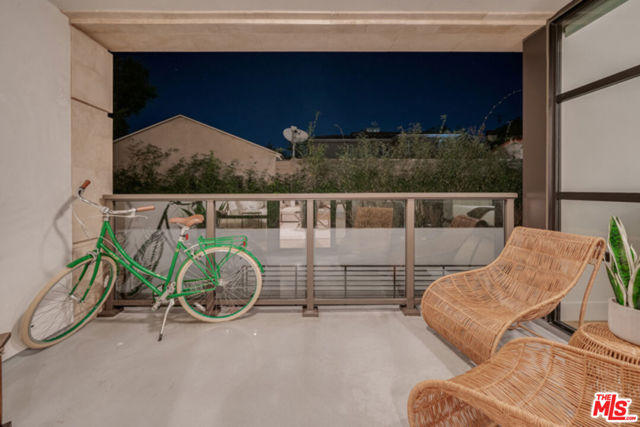 10777 WILSHIRE Boulevard, Los Angeles CA: https://media.crmls.org/mediaz/190bba98-d71a-4309-bed6-f791234525ad.jpg