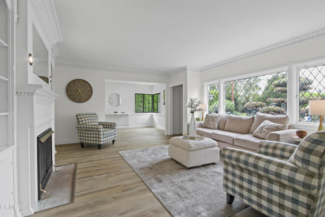 5131 Greenbush Avenue, Sherman Oaks CA: https://media.crmls.org/mediaz/190c8d26-7d9a-4259-815a-e3709fa1665c.jpg