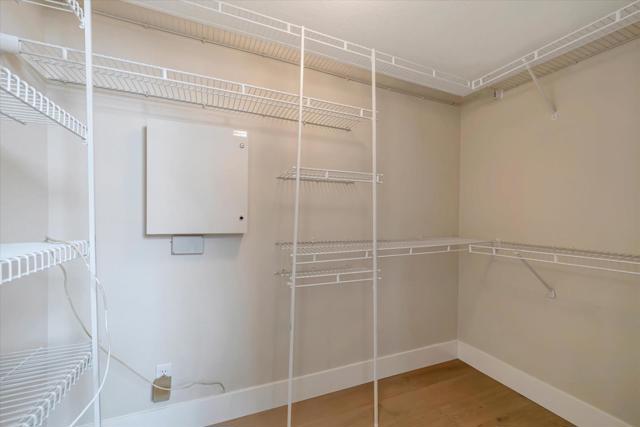 585 Shoal Circle,  CA: https://media.crmls.org/mediaz/190dc08f-2ed3-4dbf-89e8-28882b3fe7fa.jpg