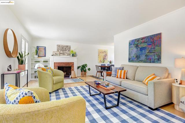 298 Grizzly Peak Blvd, Kensington CA: https://media.crmls.org/mediaz/190dd234-0aac-4397-bf2e-afff5a8e1e97.jpg
